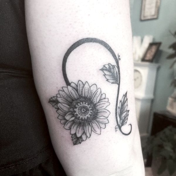 Sunflower Leo tattoo by @sirens_ink82