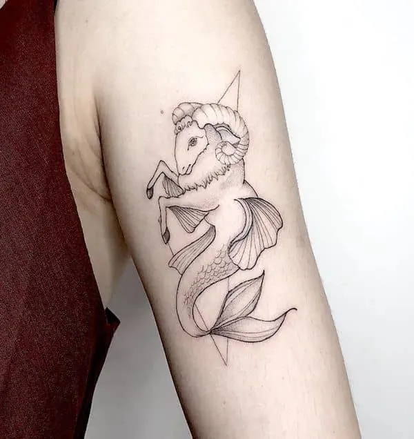 A feminine and original sleeve tattoo for Capricorn women by @ian_tattooer