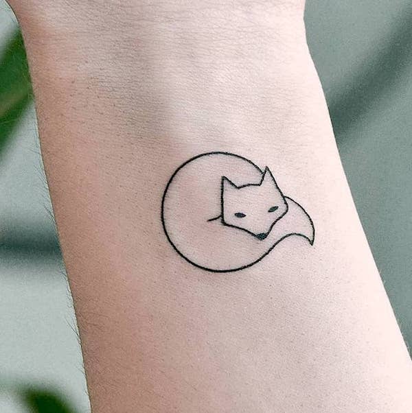 A minimalist fox tattoo for Virgins by @mairaegito -Virgo sign symbol and constellation tattoos