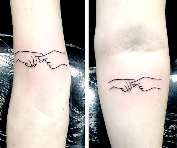 fingers crossed matching tattoos by @mia.elite- Stunning unisex matching tattoos for siblings