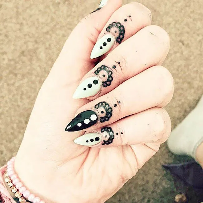 Gorgeous cuticle tattoo by @emajconway- Gorgeous cuticle tattoos