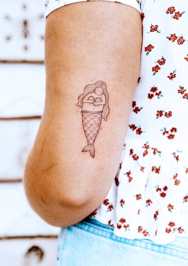 A chubby mermaid by @tattoorroom