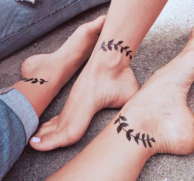 Matching leaf ankle tattoos by @henna_artpittsburgh - Minimalist matching tattoos for siblings