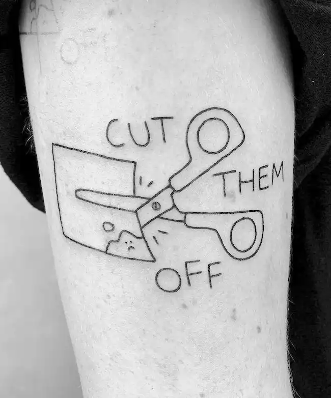 An inspiring tattoo to cut off toxic people _ a self love tattoo by @esco_zcc