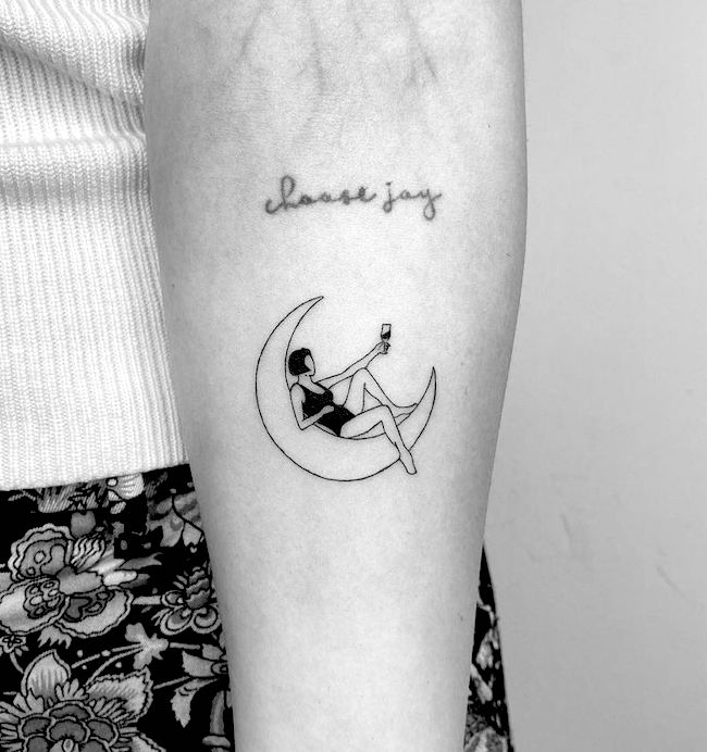 56 Dreamy Moon Tattoos With Meaning - Our Mindful Life