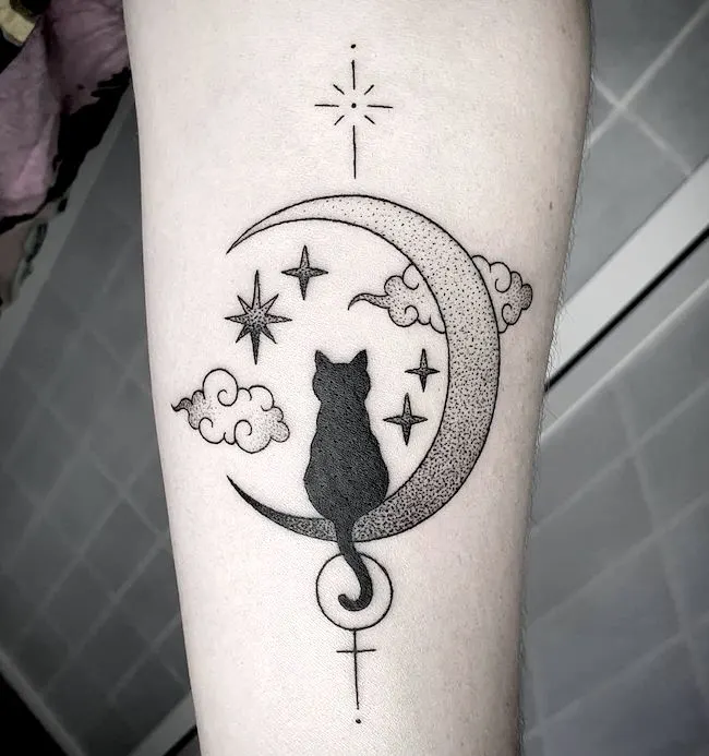 the witch cat tattoo by @siarnthecatwitch