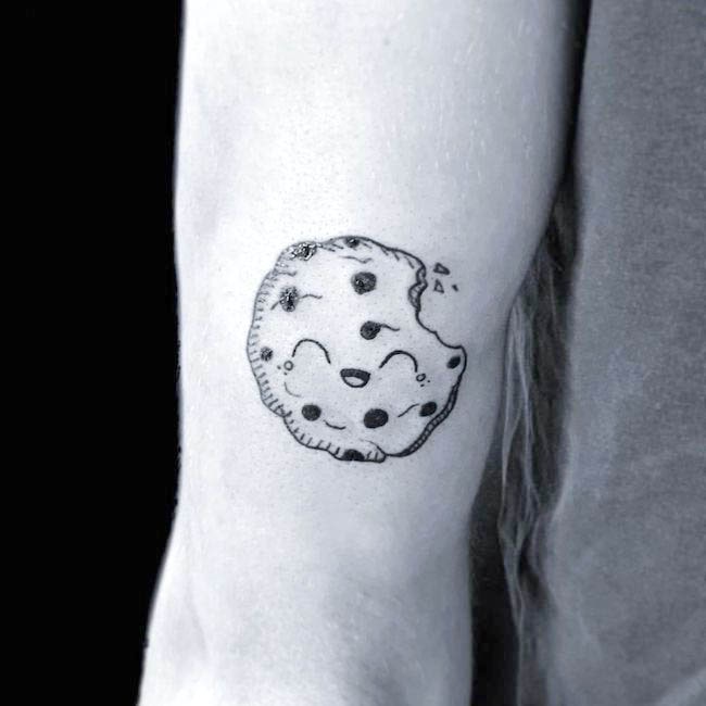 Cookie tattoo by @lacrypteink