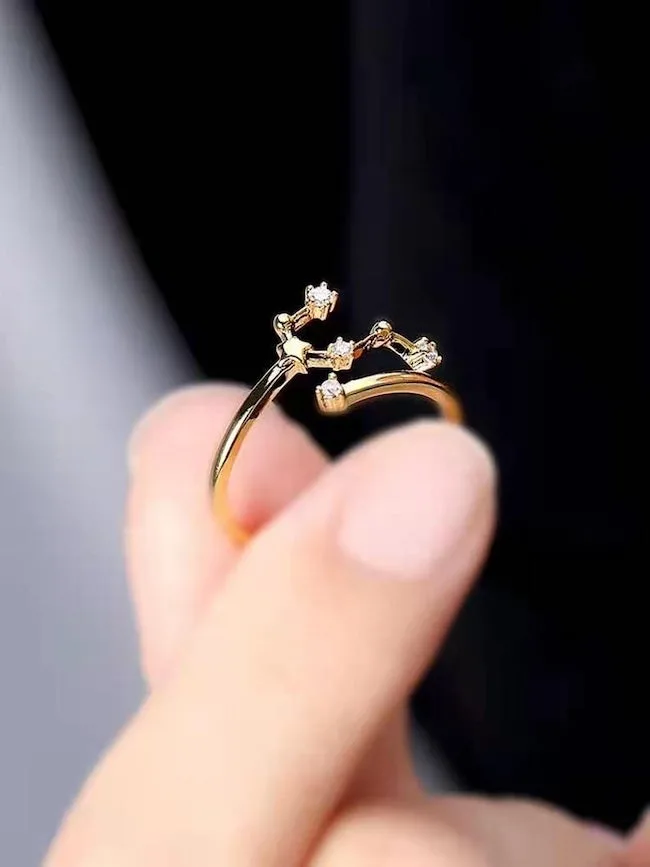 Taurus constellation ring - Gift ideas to spoil the Taurus sign