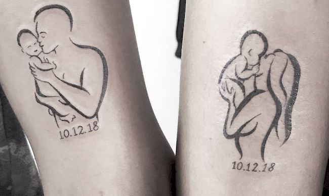 Matching tattoos to celebrate the newborn by @tessaprospertattoo