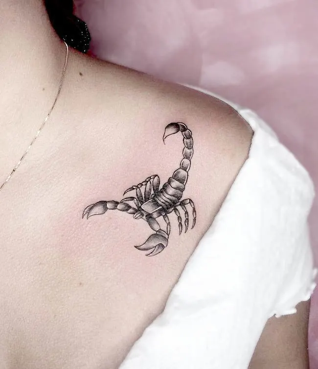 70 Beautiful Shoulder Tattoos For Women with Meaning