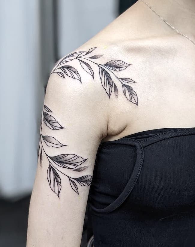 UPDATED 65 Graceful Shoulder Tattoos for Women