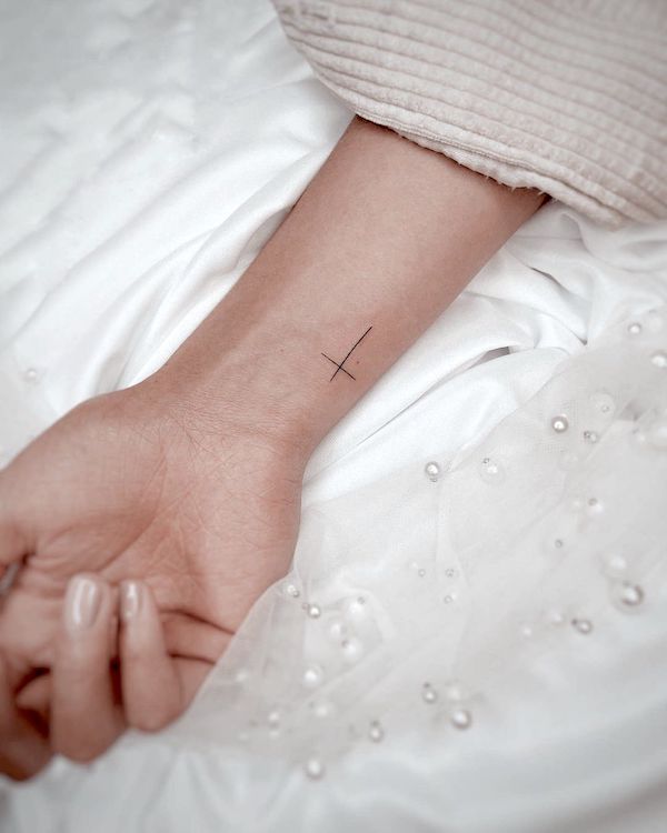 50 wrist tattoos ideas for men and women - Legit.ng