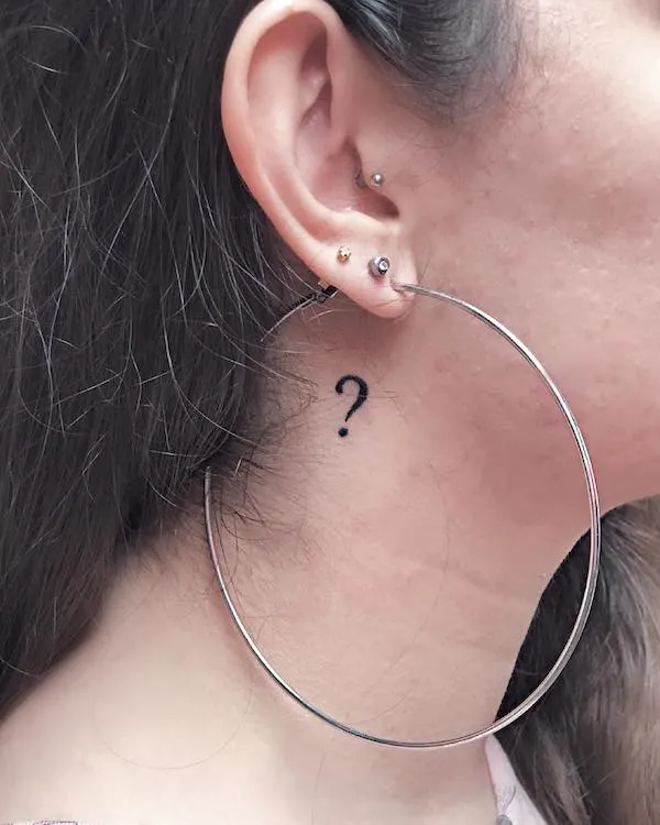 Question market behind the ear tattoo by @patriciapoli