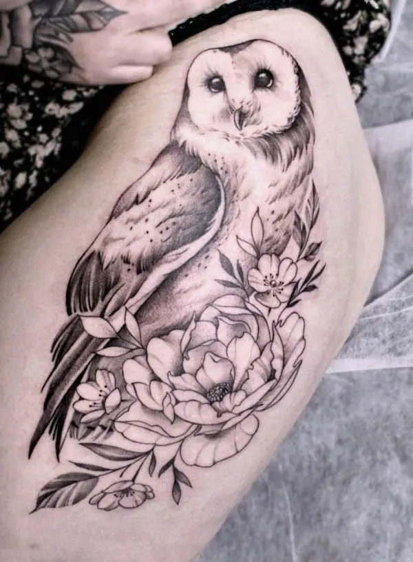 Beautiful owl thigh tattoo by @stygmat_tattoo