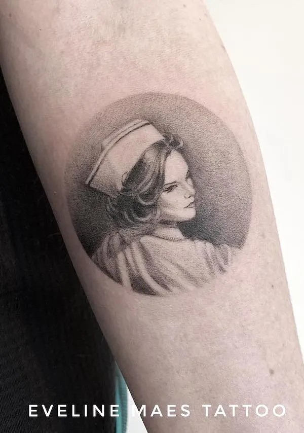 Realism nurse portrait tattoo by @evelinemaestattoo
