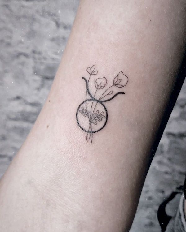 Small Taurus and flowers tattoo by @unth_ink_able
