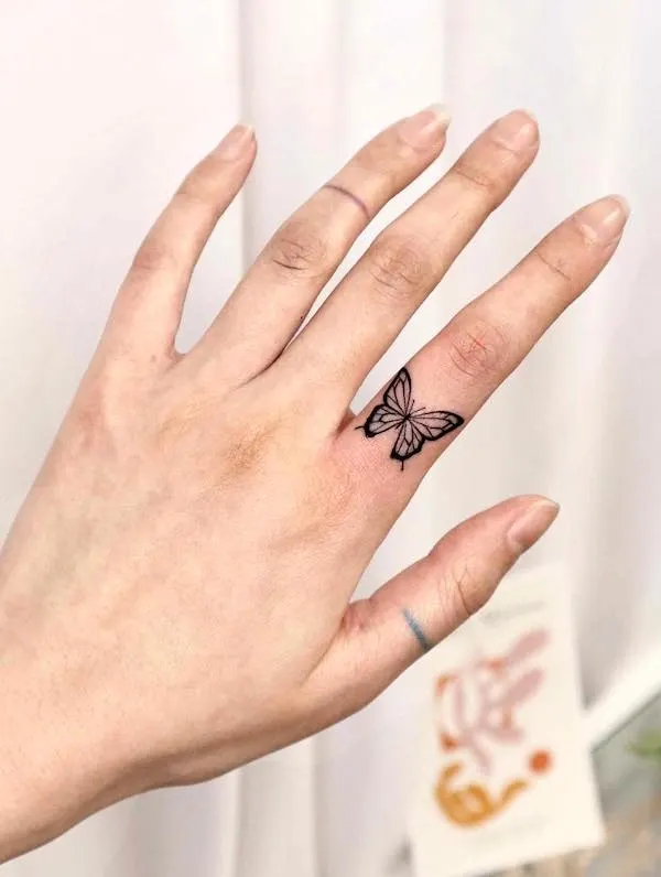 79 Hand Tattoos For Women with Meaning - Our Mindful Life