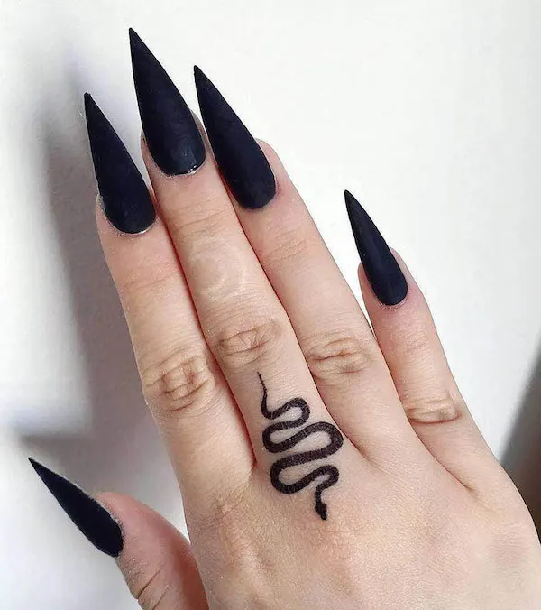 79 Hand Tattoos For Women with Meaning - Our Mindful Life