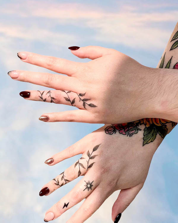 Fresh knuckle tats  Hand and finger tattoos Finger tattoo for women Finger  tattoo designs