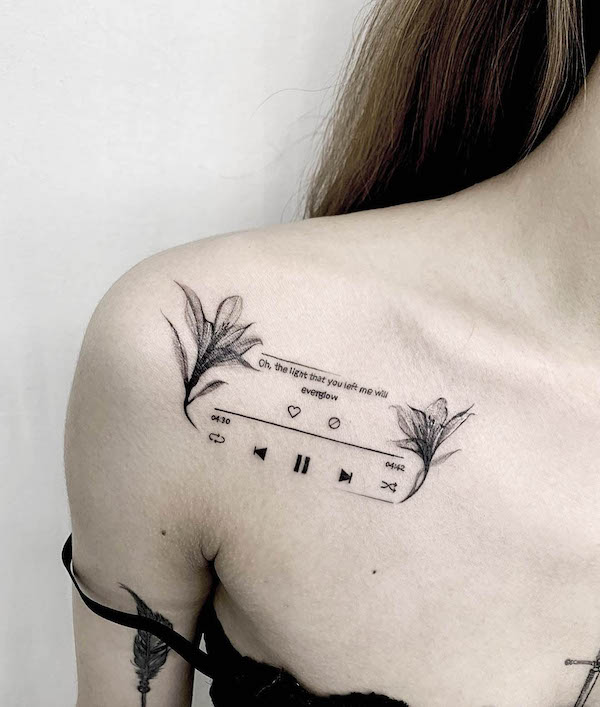 Cute collarbone tattoos for females