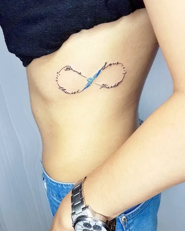 Love and freedom connected with a hidden Libra sign by @bellezatattoo_irisyang