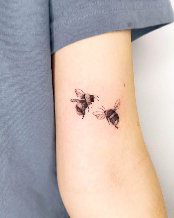 Bumblebee upper arm tattoo by @beckydonnellytattoo