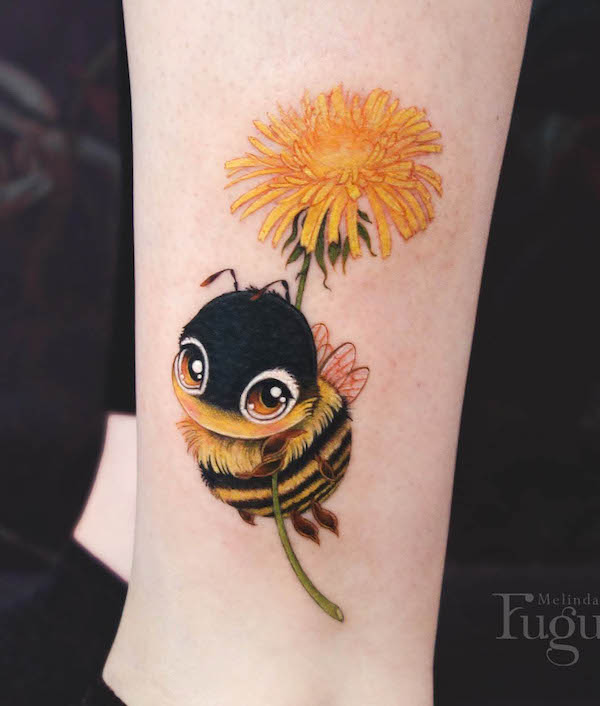 Cute bee and sunflower tattoo by @melinda_fugu_tattoo