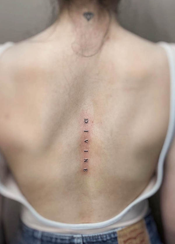 56 Gorgeous Spine Tattoos for Women - Our Mindful Life