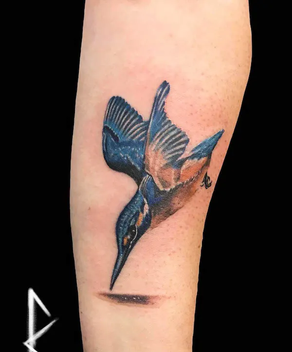 The hunting kingfisher tattoo by @skininctattoo