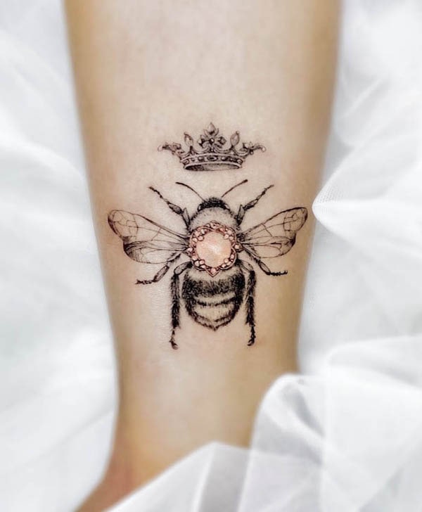 Queen bee tattoo designs