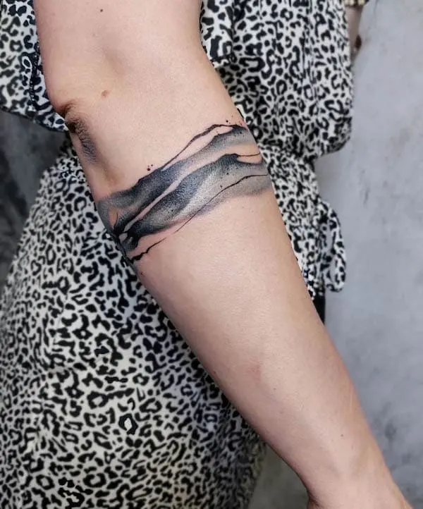Watercolor armband tattoo by @le_russe_du_futur