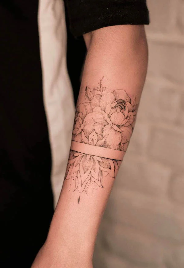 Beautiful forearm tattoo by @terryemi