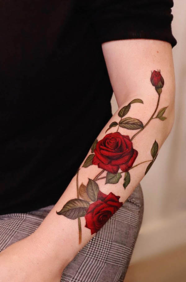 Rose and leaves armband tattoo by @peria_tattoo