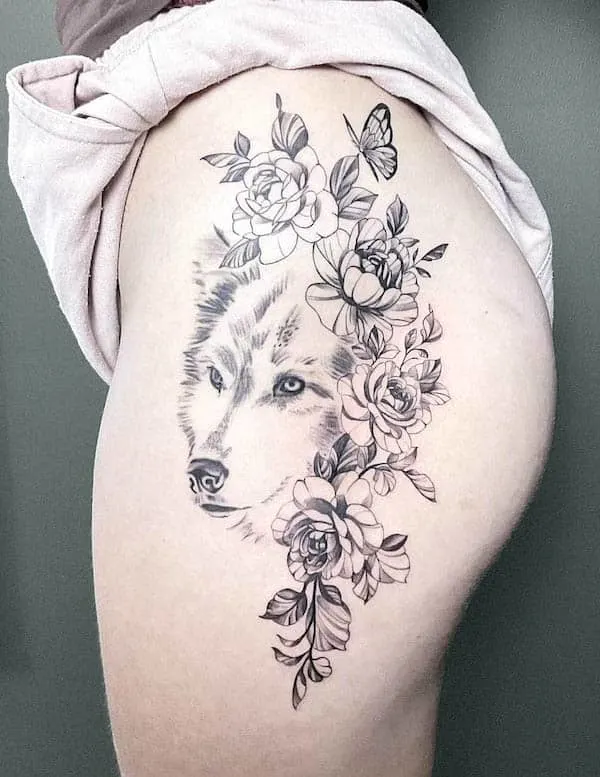 Wolf hip tattoo by @lucky9_tatto