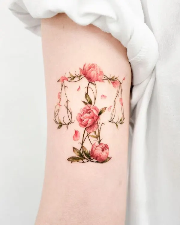 Elegant flower scale by @donghwa_tattoo