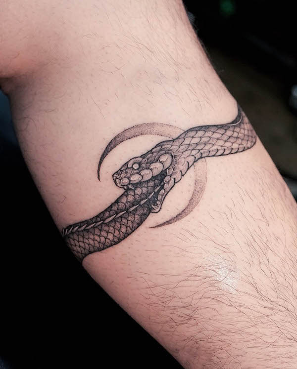 Ouroboros arm band for Cheyenne 🐍 Done at castle @ghostinthemachine.tattoo  Boston ⚔️ | Instagram