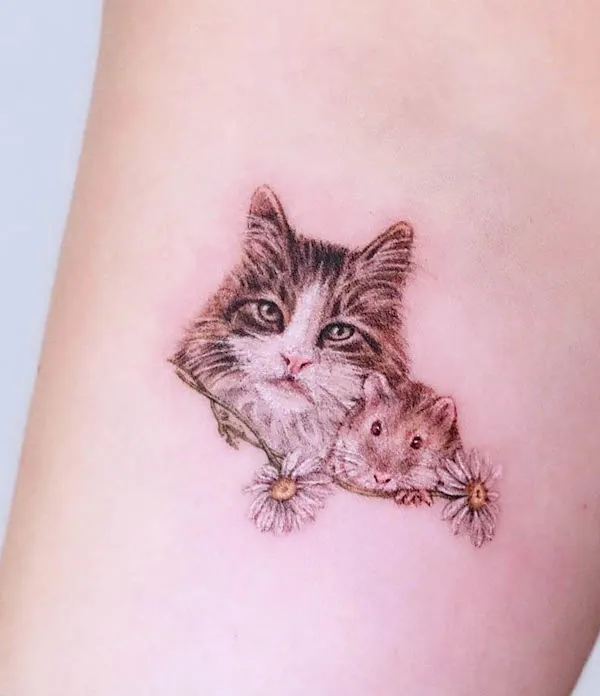 Daisy April birth flower tattoo by @aphrotatt