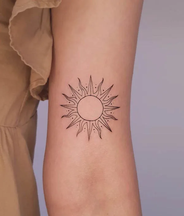 Sun tattoo on wrist with color You are my sunshine  Hình xăm mặt trời  Hình xăm cánh tay Hình xăm