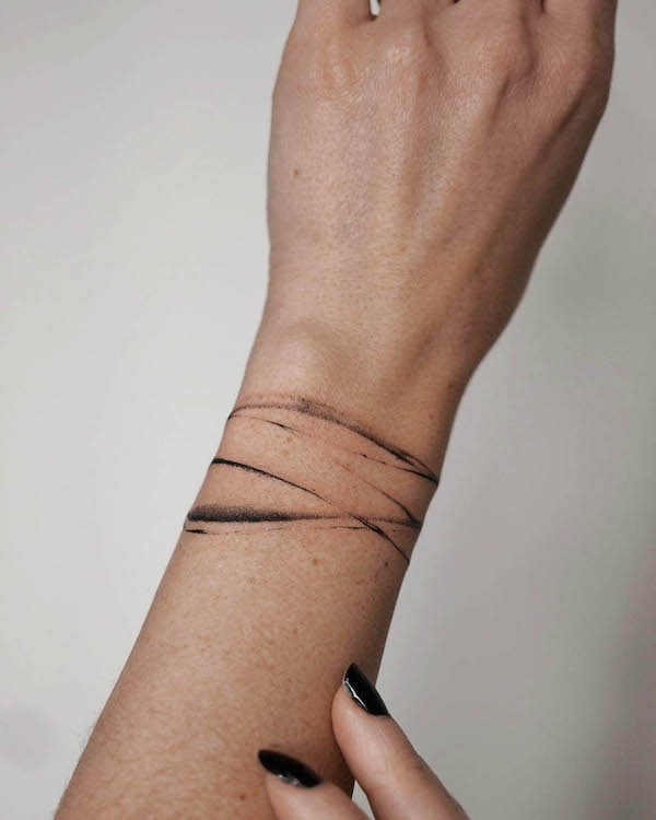 Line bracelet tattoo