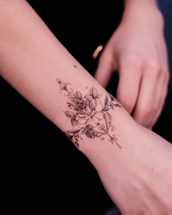 Floral decorative tattoo by @tattoo_salva