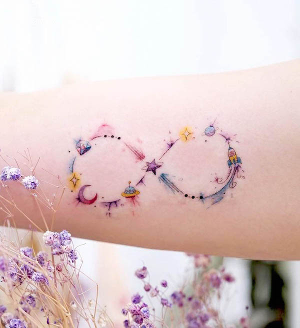 Cosmic infinity tattoo by @hktattoo_cara