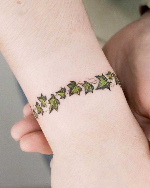 Tattoo Bracelets Are About to Become Your New Favorite Accessory — These  102 Pics Prove It | Tattoo bracelet, Bracelet tattoos with names, Wrist  bracelet tattoo