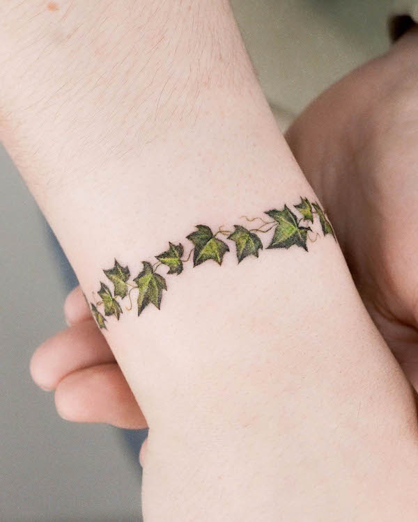 30 Small Wrist Tattoo Ideas That Are Subtle and Chic