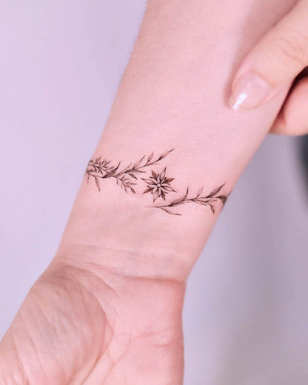 Top 81+ wrist female bracelet tattoo latest - POPPY