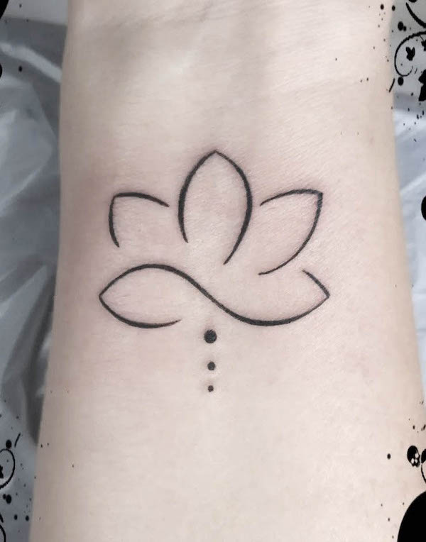 Infinity lotus wrist tattoo by @lizzartzbiancakiezenberg