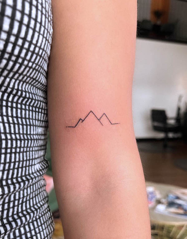 Mountains Temporary Tattoo | EasyTatt™