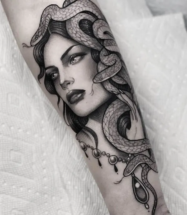 Snake goddess Medusa tattoo by @lunalucerotattoo