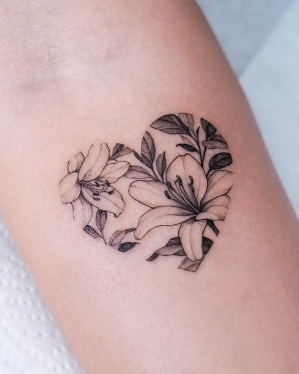 Discover more than 80 heart made of flowers tattoo super hot - in.coedo ...