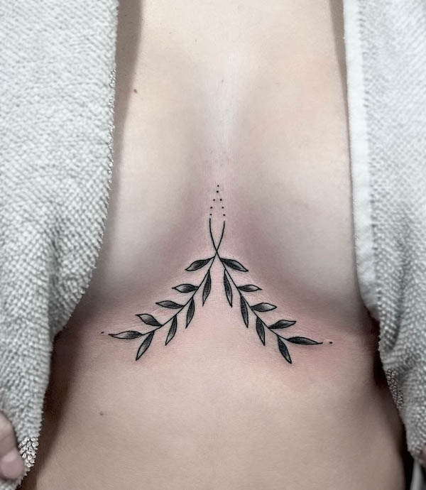 Simple symmetrical leaves by @mediastintastattoo