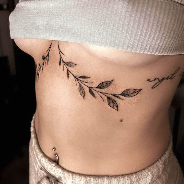 55 Beautiful Under Breast Tattoos